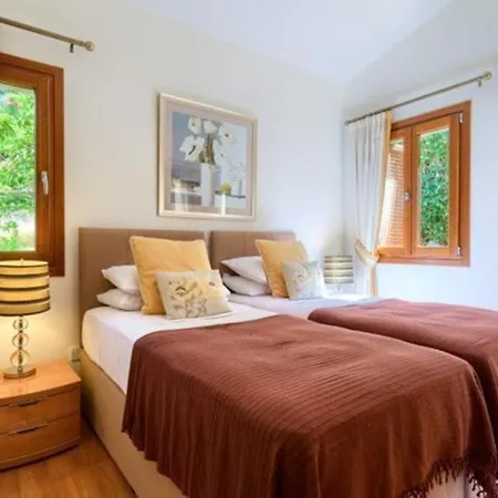 Pera “your Beautiful With Beautifully Manicured Garden” فيلة كوكليا