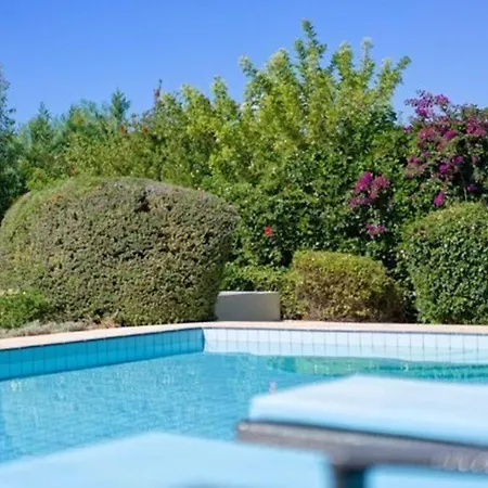 Pera “your Beautiful With Beautifully Manicured Garden” *