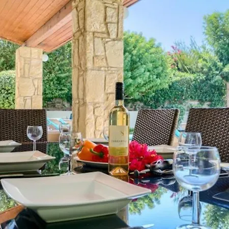 Вилла Pera “your Beautiful With Beautifully Manicured Garden” Куклия