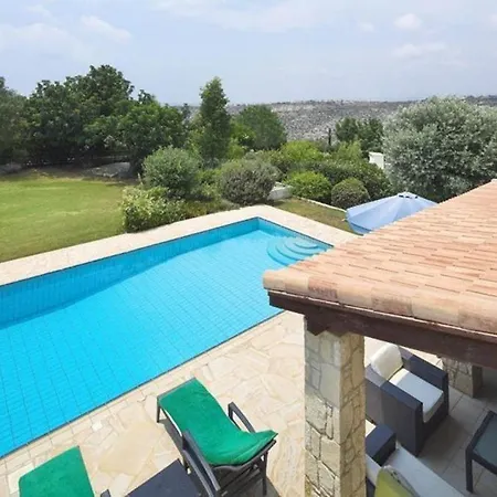 Pera “your Beautiful With Beautifully Manicured Garden”