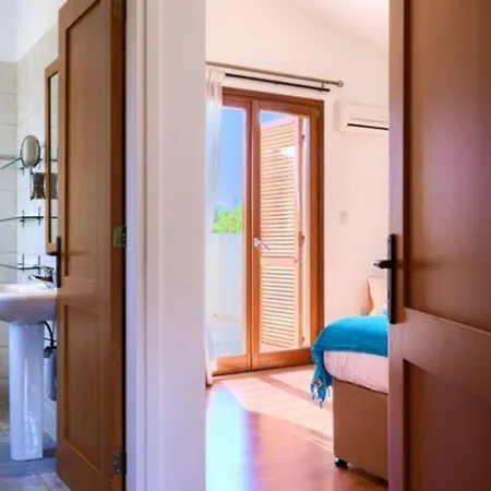 Pera “your Beautiful With Beautifully Manicured Garden” * Куклия