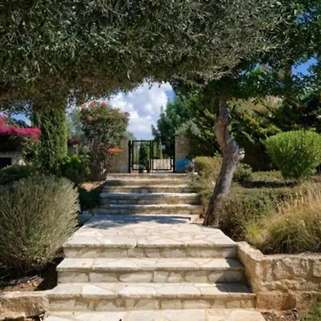 Pera “your Beautiful With Beautifully Manicured Garden” Вилла